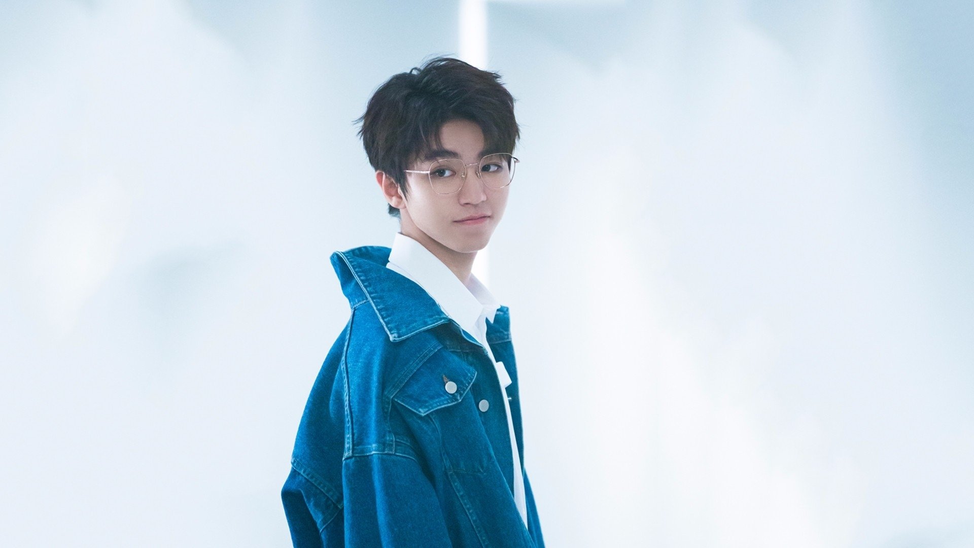 爱游戏体育入口-从落后到逆转：冠军争夺激烈对战瞬间，从落后到反超激励